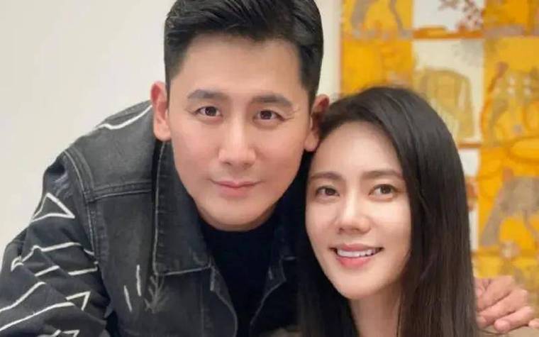出轨妻_老公抓住出轨妻子车震_精彩人妻出轨绿帽文